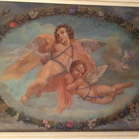 Апартаменты Elegant Flat With Rooftop 450 Mt From Piazza Del Campo Сиена