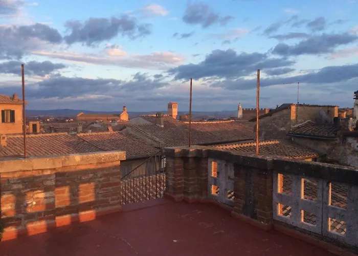 アパート Elegant Flat With Rooftop 450 Mt From Piazza Del Campo シエーナ